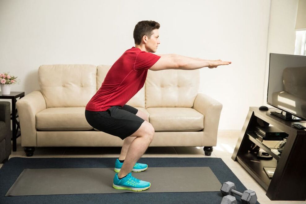 Kniebeugen helfen dabei, die für die Kraft verantwortlichen Muskeln aufzubauen